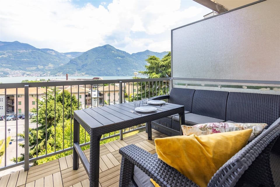 Day, Natural landscape, View (from property/room), Balcony/Terrace, Mountain view