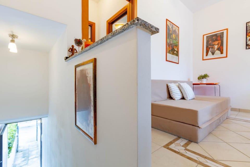 Living room, Photo of the whole room