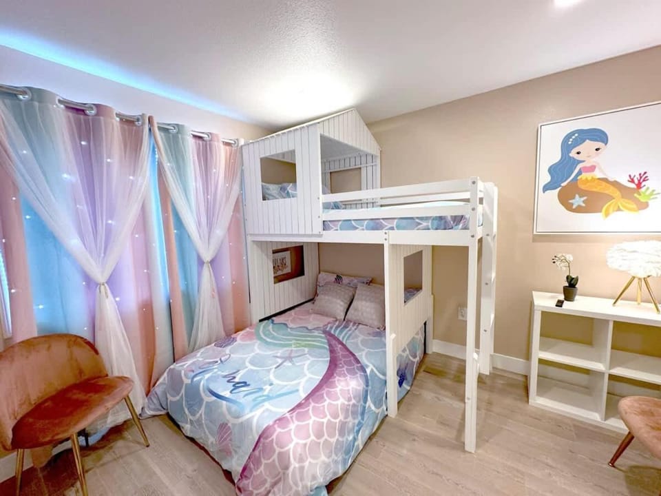 Disneyland Vineyard Villa 6Bed 4Bath Game House in Anaheim