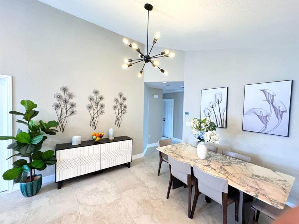 Disneyland Vineyard Villa 6Bed 4Bath Game House in Anaheim