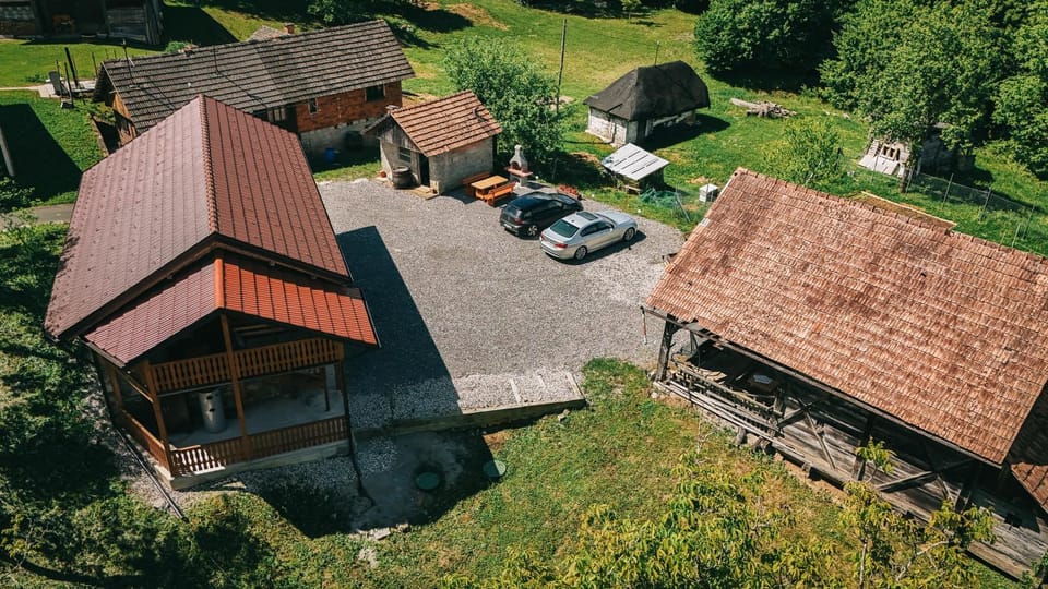 Property building, Bird's eye view, Parking