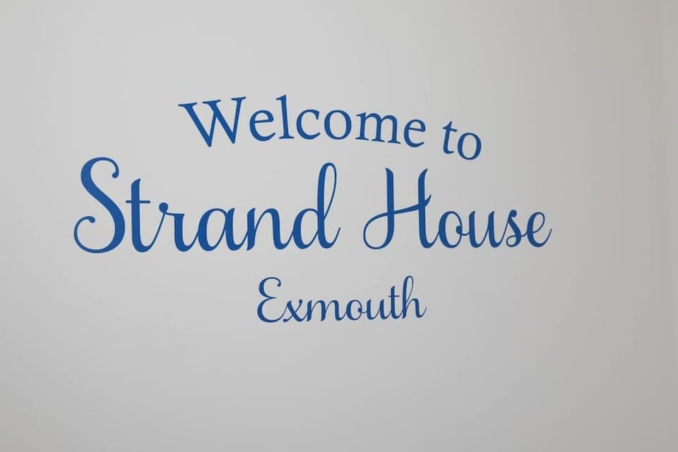 Exmouth - Apartment 1, Strand House - Modern 2 Bedroom Apartment, Perfect Location For Access To Beach & Town Centre - Sleeps 4 Guests - NO PARKING - Hosted by RENTMYHOUSE Apartment in Exmouth