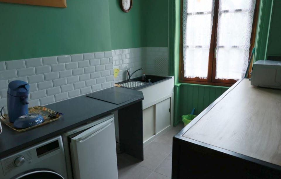 Kitchen or kitchenette, Living room