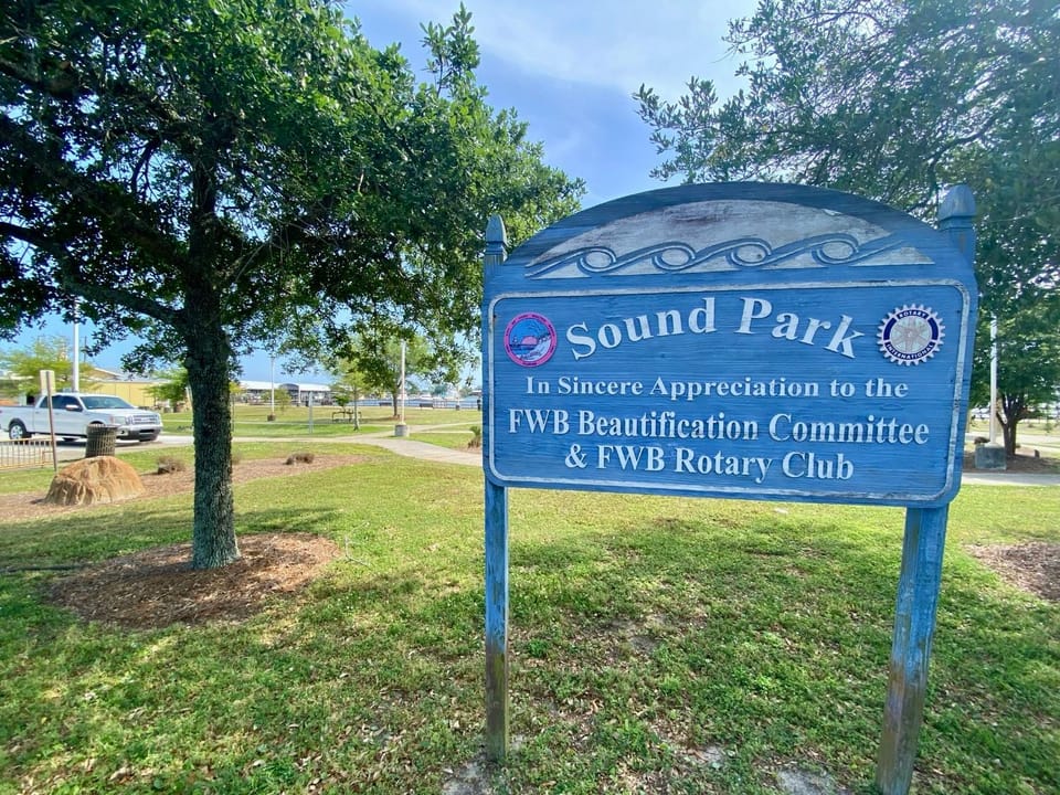 Nearby landmark, Landmark view