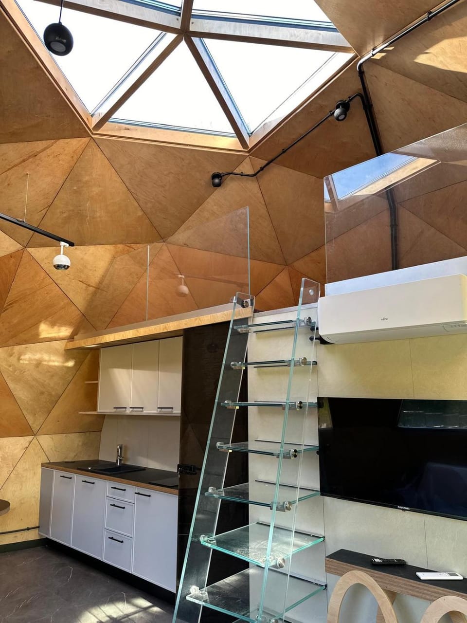 Property building, View (from property/room), Kitchen or kitchenette, bunk bed, stove