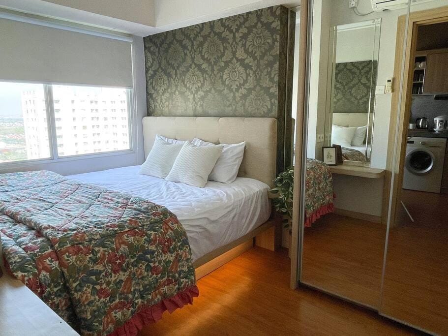 Bedroom, wardrobe