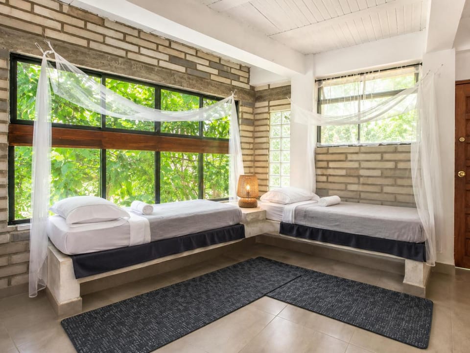 Living room, Bedroom, Garden view