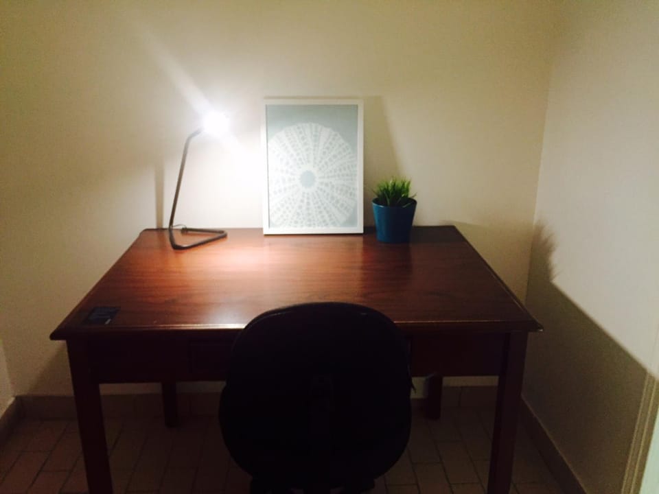 Stylish Montreal Apartment: Comfortable Stay in the Golden Square Mile Apartment in Montreal