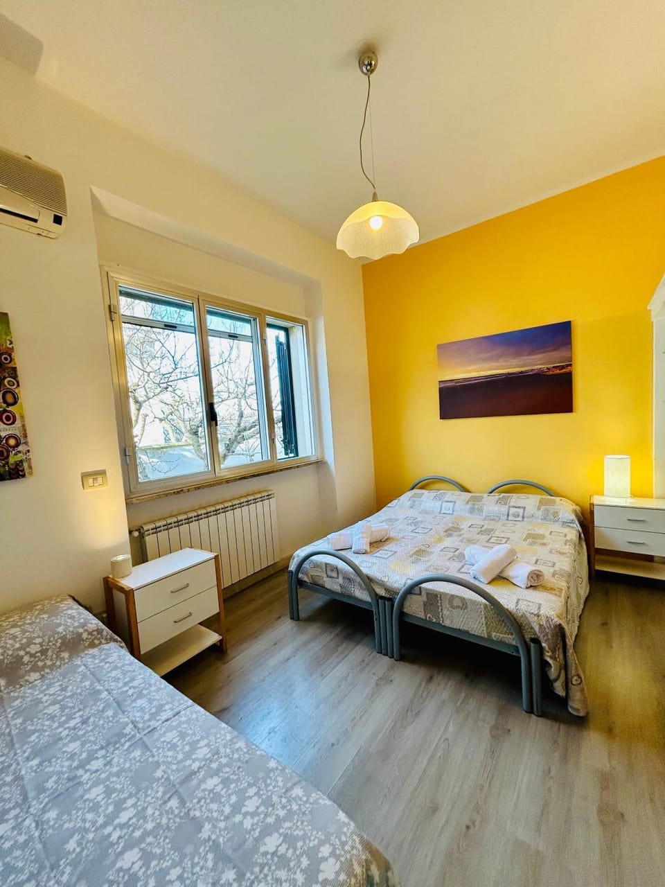 Photo of the whole room, Bedroom, air conditioner