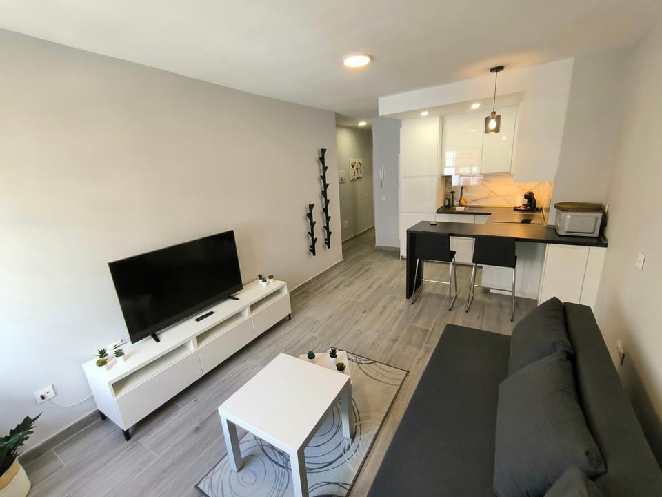 TV and multimedia, Kitchen or kitchenette, Living room, Seating area, Dining area, Evening entertainment