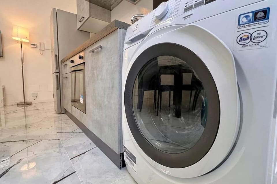 Urban House - Modern Flat Navigli Milan Center Apartment in Milan