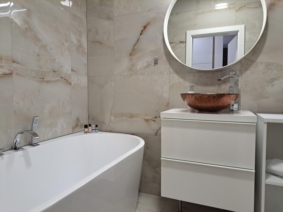 Bathroom, Bath
