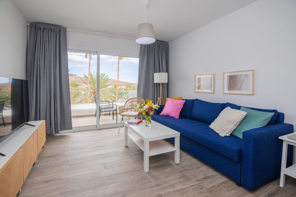 Living room, Mountain view