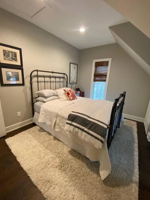 Carriage House on Historic Bentonville Square Apartment in Rogers