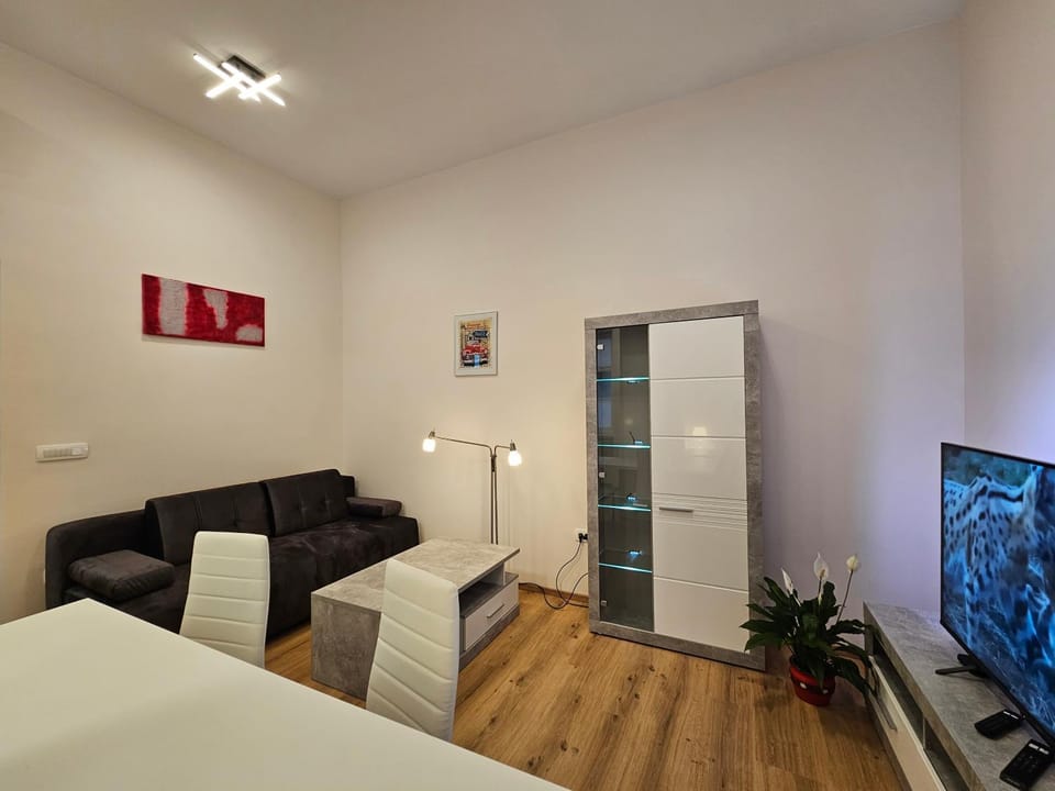TV and multimedia, Living room, furniture
