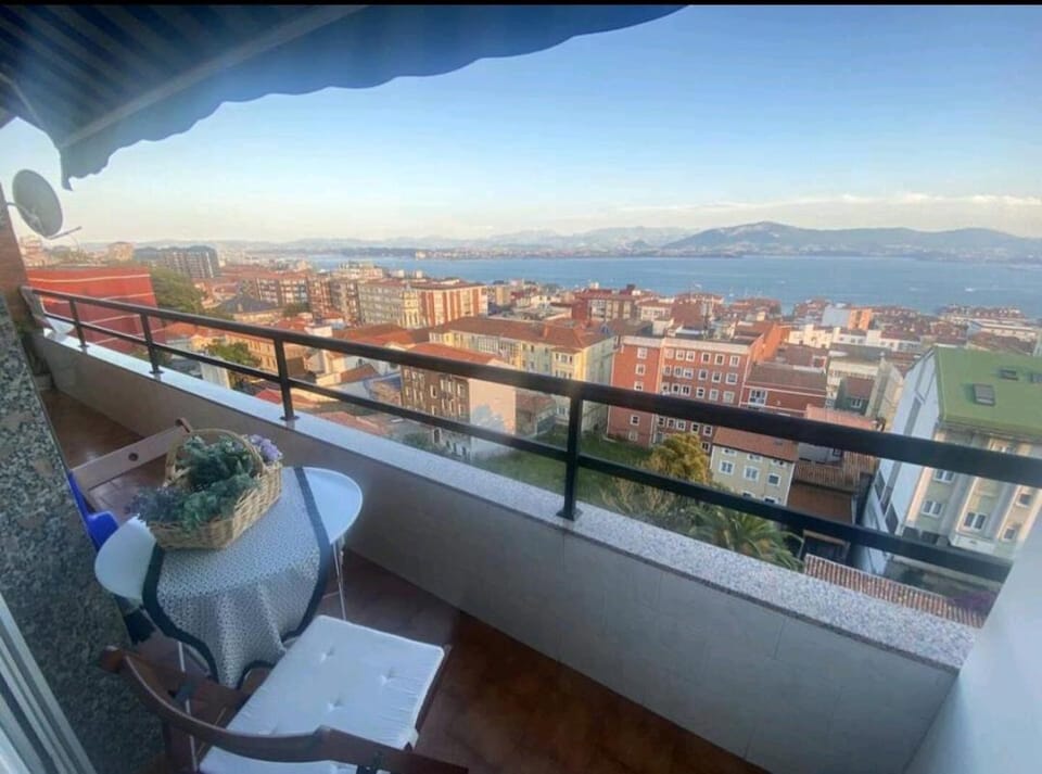 Piso céntrico con vistas al mar Apartment in Santander
