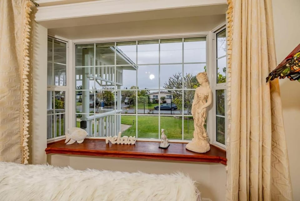 Peaceful Family Home with 3 Bedrooms and 2 Bathrooms House in Glendora