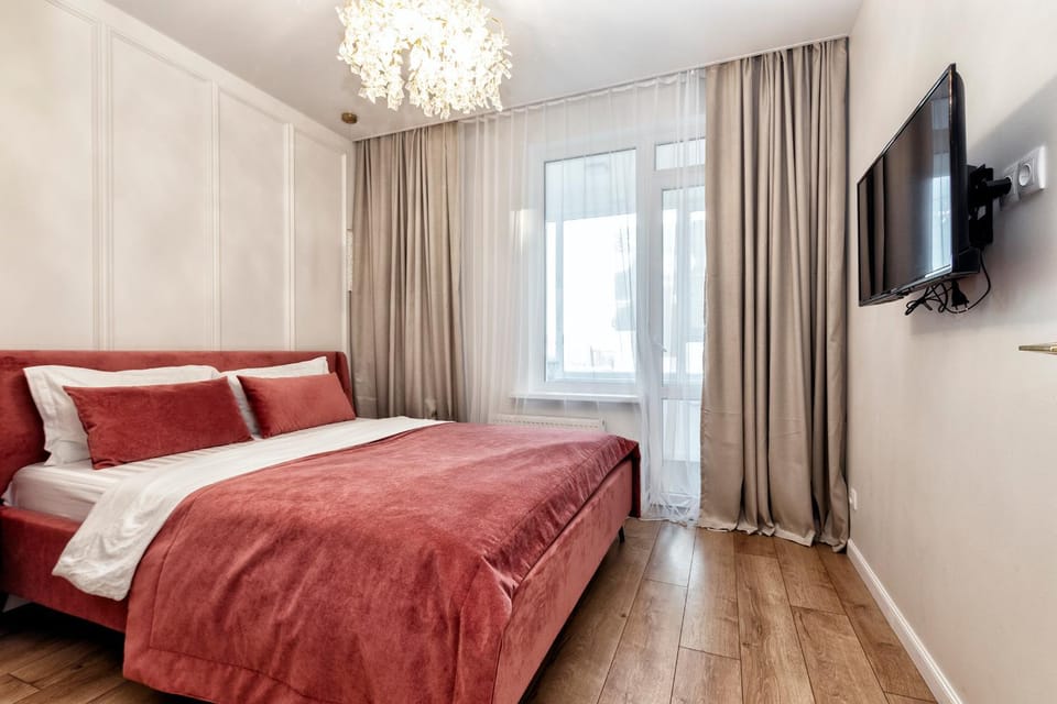Bed, TV and multimedia, Bedroom