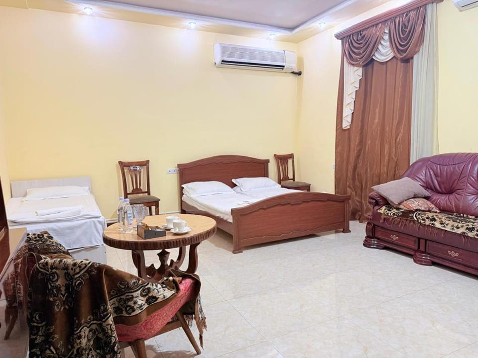 Bed, TV and multimedia, Photo of the whole room, Bedroom, air conditioner