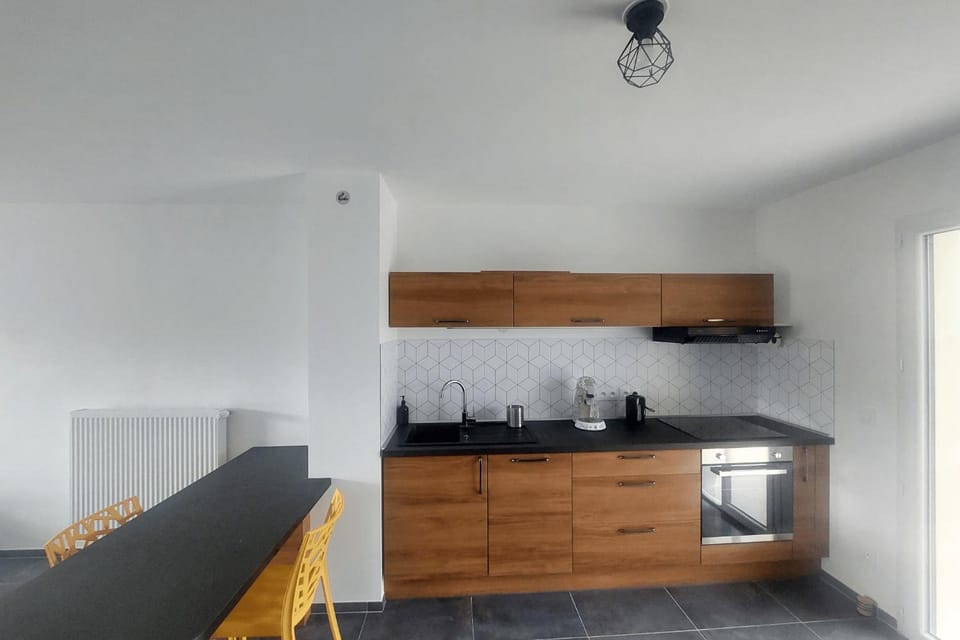 Kitchen or kitchenette, pet friendly, stove