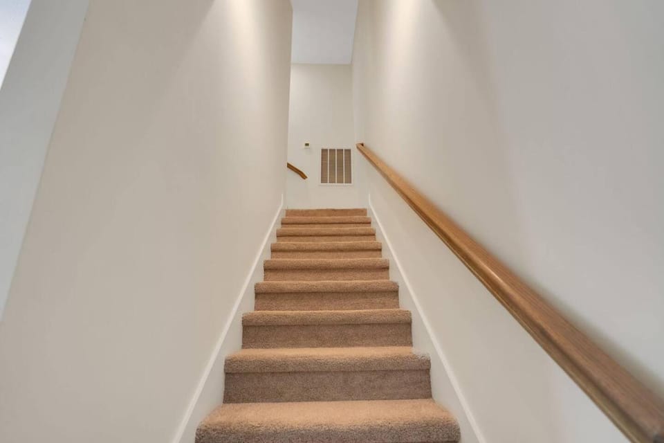 AltoG2 Immense unit 2bd 25 bth Apartment in Clarksville