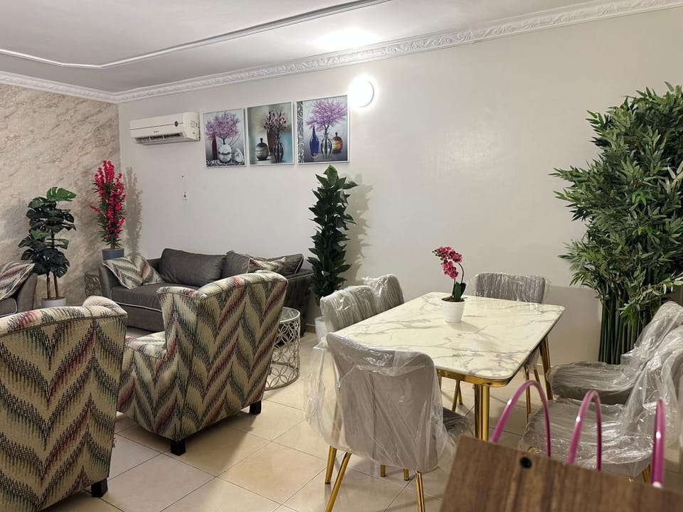 شقه رائعه رقم 9 باثاث مودرن ودخول ذاتي Apartment in Riyadh