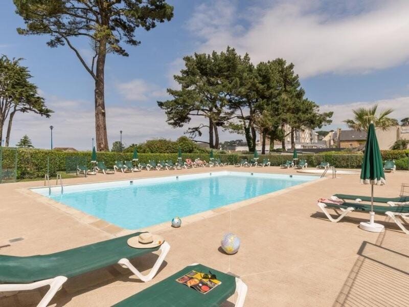 Beach, Swimming pool