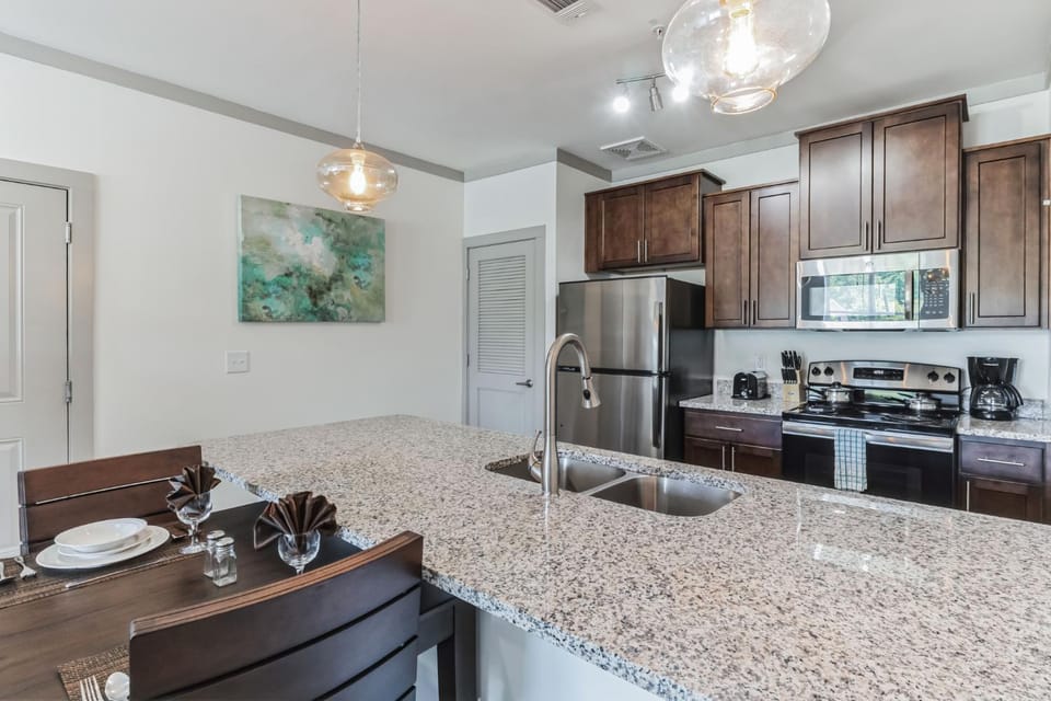 Overlook 3210 Modern Luxury in Heart of Knoxville Apartment in Farragut
