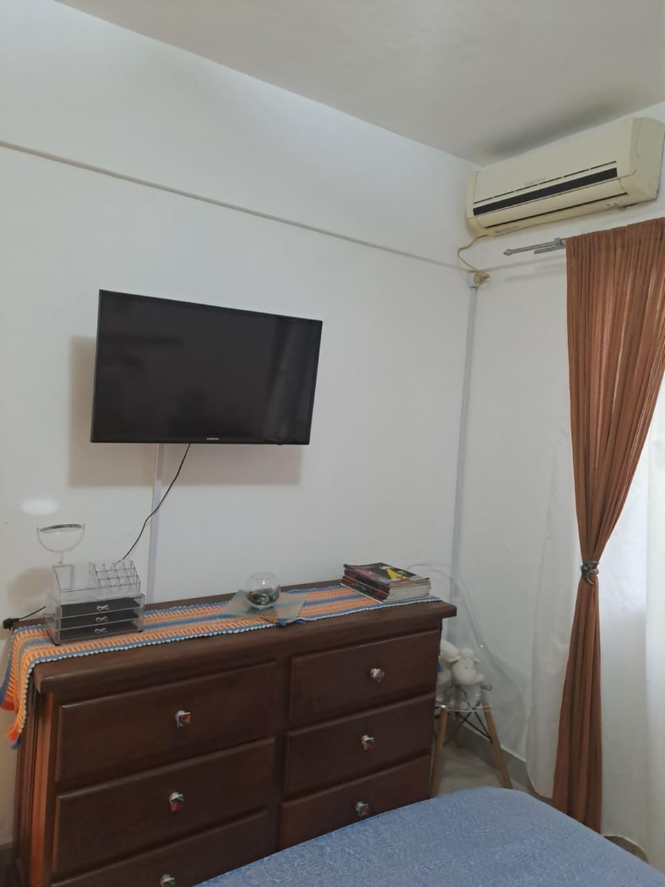 TV and multimedia, Photo of the whole room, Bedroom, air conditioner