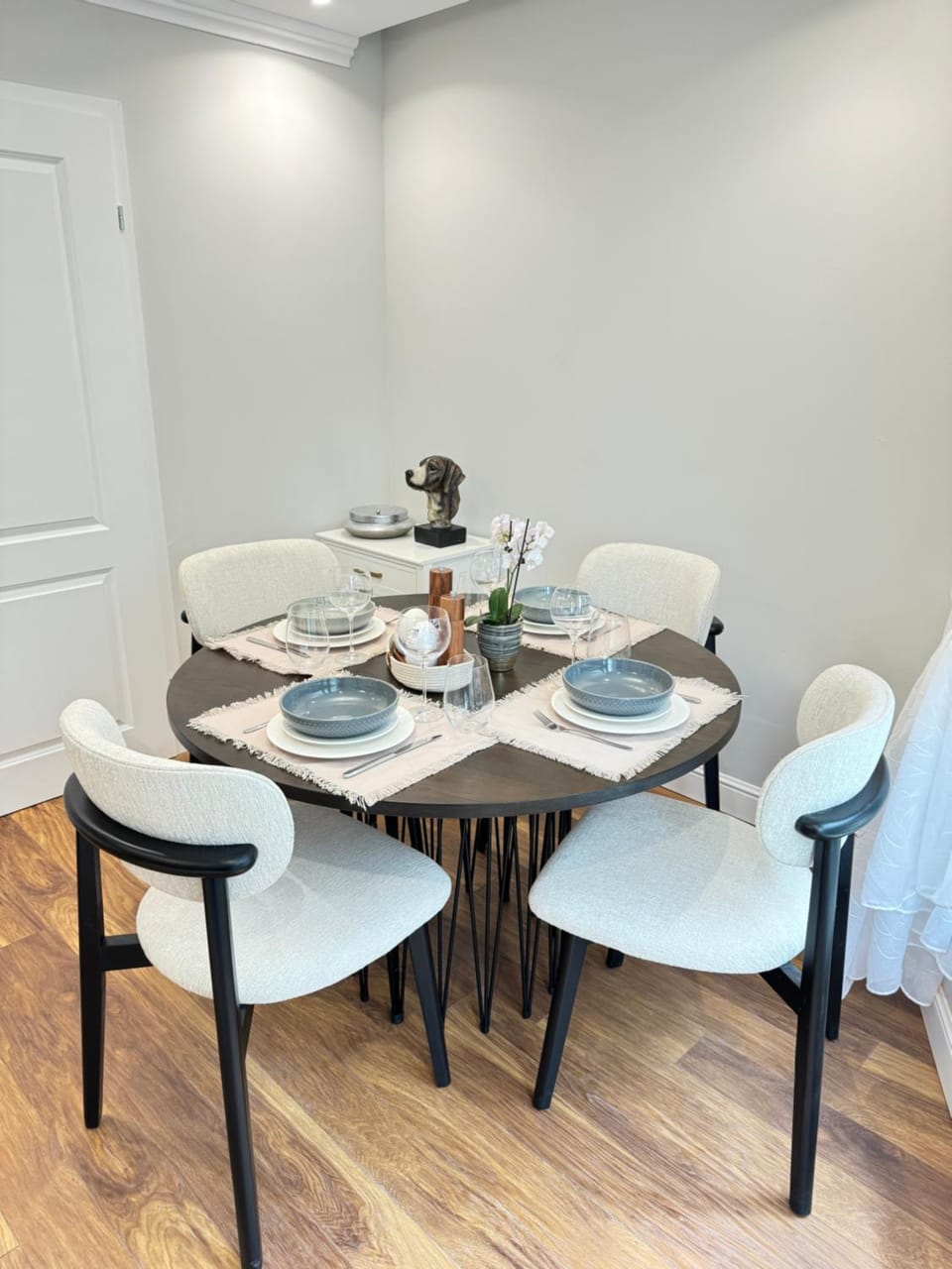 Living room, Dining area, Food