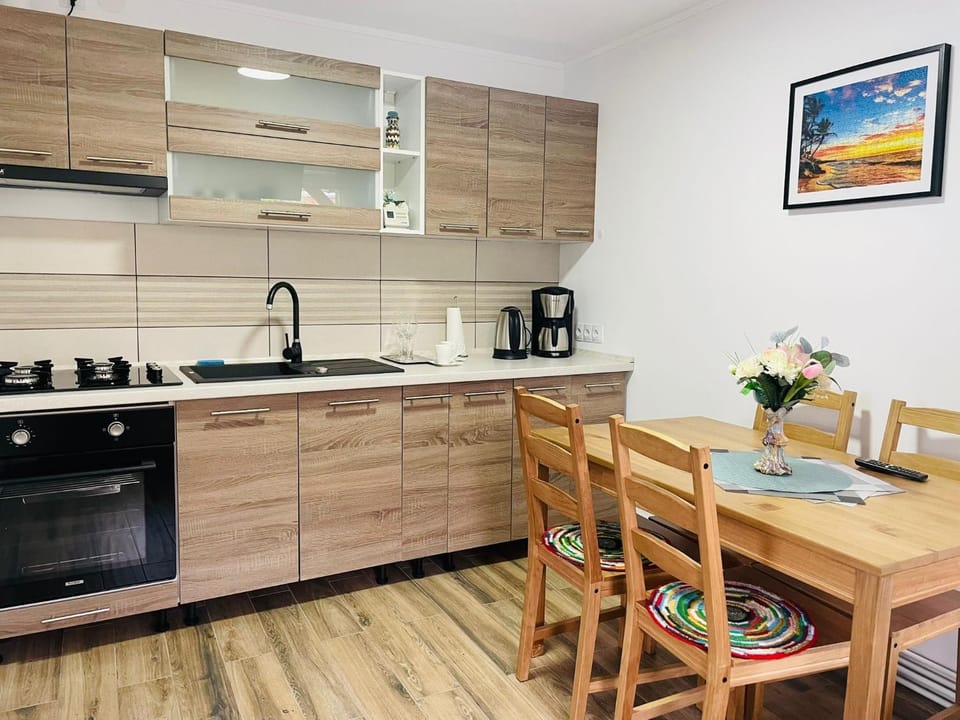 Kitchen or kitchenette, Communal kitchen, Buffet breakfast