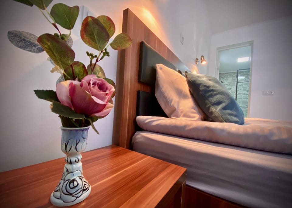 Seating area, Bedroom