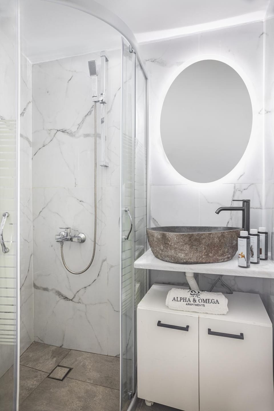 Alpha & Omega Apartments Apartment in Karpathos