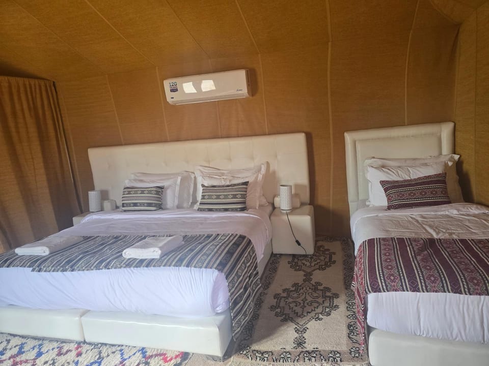 Bed, View (from property/room), Photo of the whole room, Bedroom, air conditioner