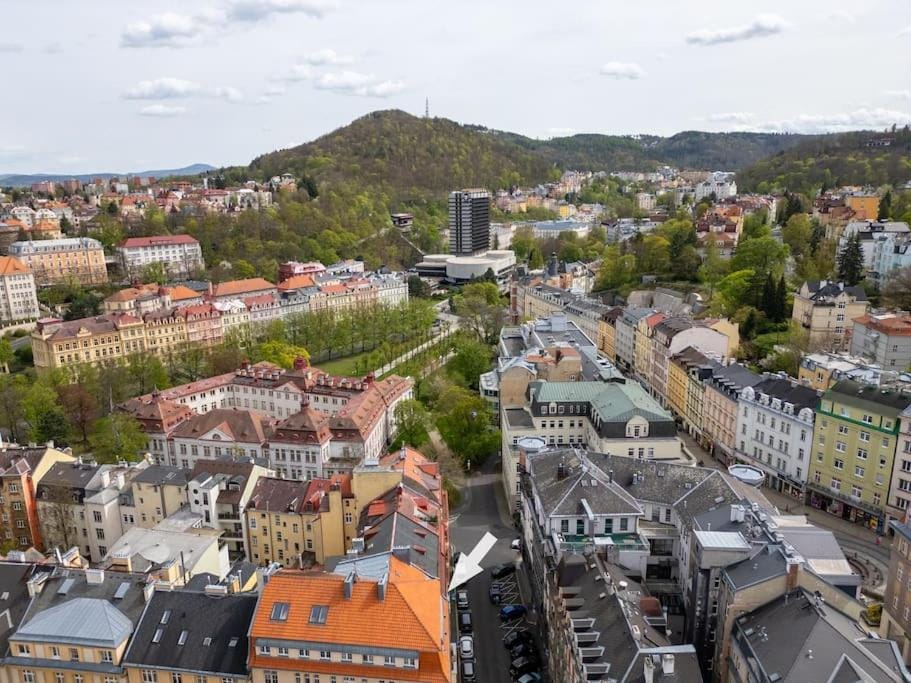 Property building, Day, Bird's eye view, City view, Location