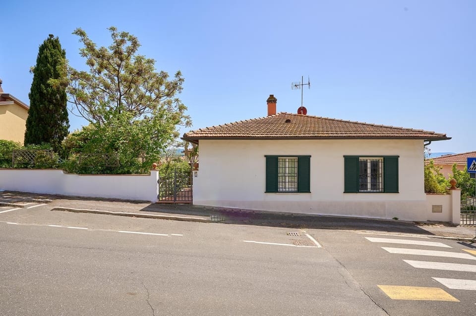 Neighbourhood, Street view