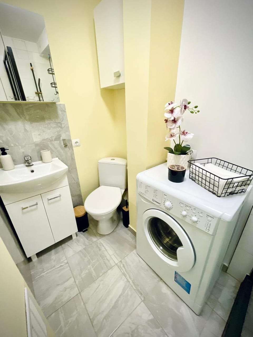 Bathroom, washing machine