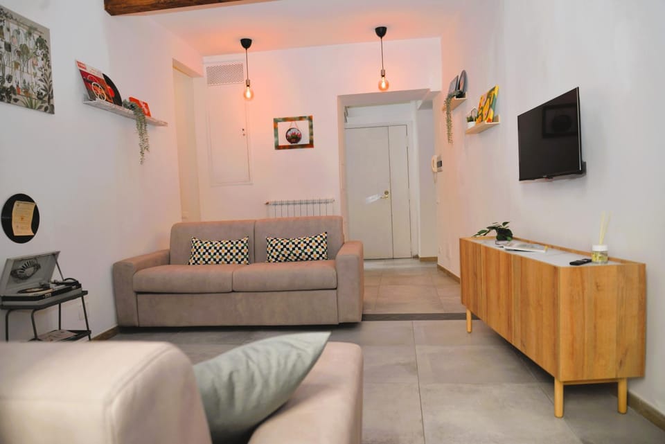 TV and multimedia, Living room, Seating area