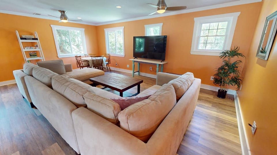 Garden, TV and multimedia, Living room, Seating area, furniture