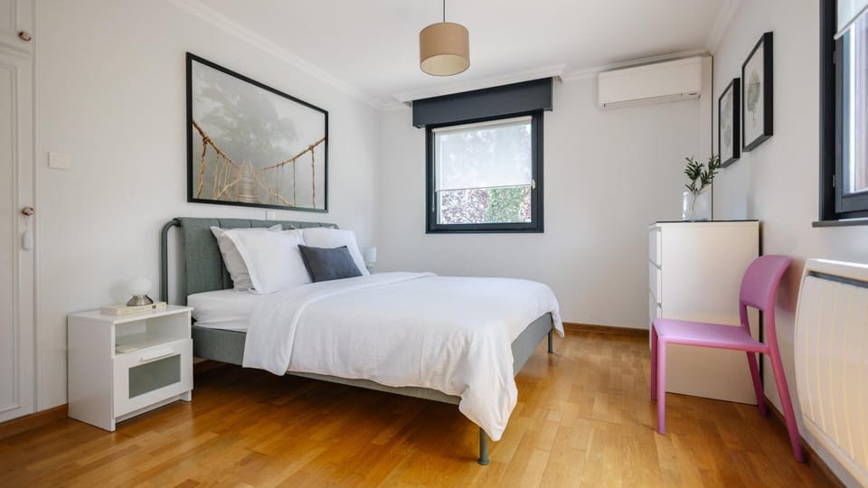 Bed, Photo of the whole room, air conditioner