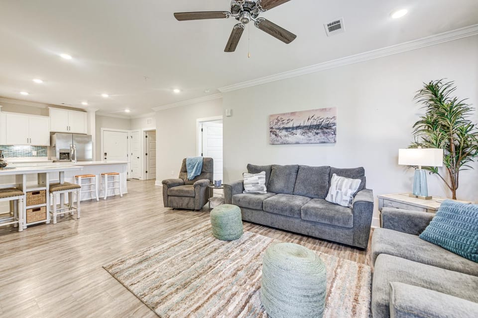 Gorgeous Calabash Condo w/ Balcony & Pool Access! House in South Carolina