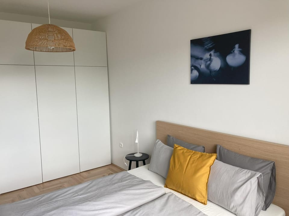 Bedroom, wardrobe
