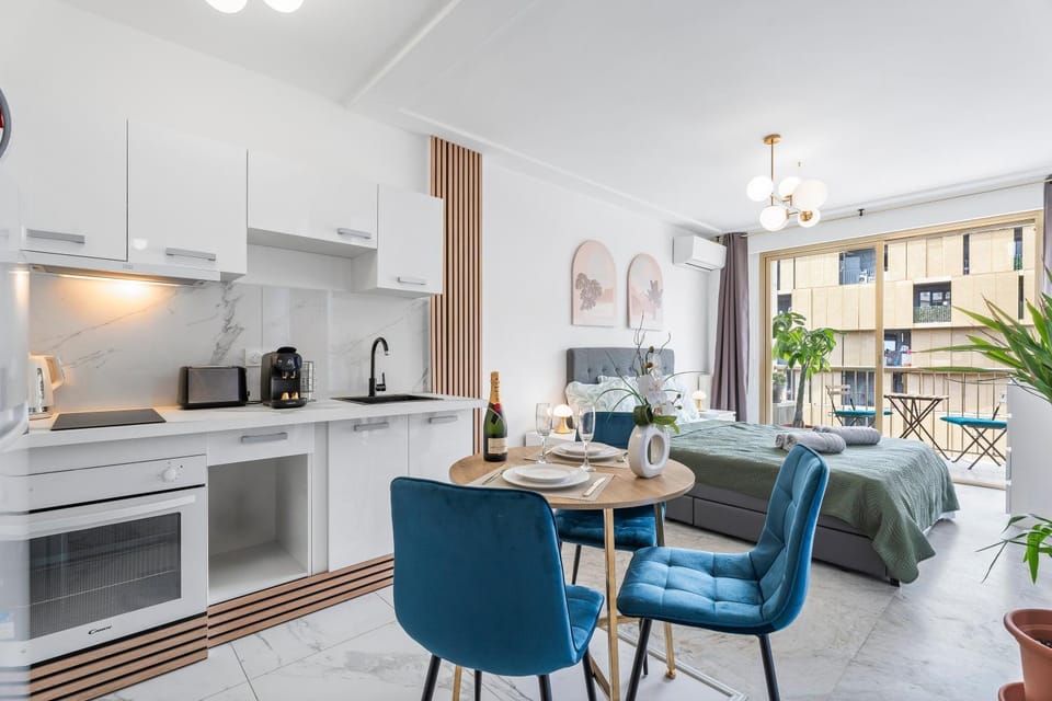 Coffee/tea facilities, Kitchen or kitchenette, Living room, Dining area, minibar, oven, pet friendly, toaster