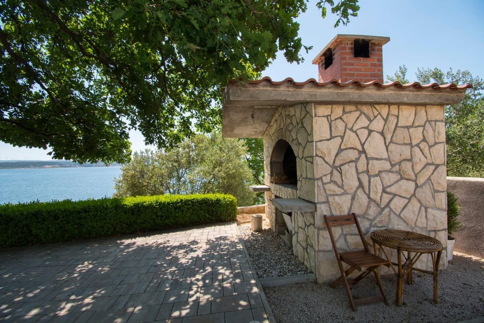 Property building, BBQ facilities, Sea view
