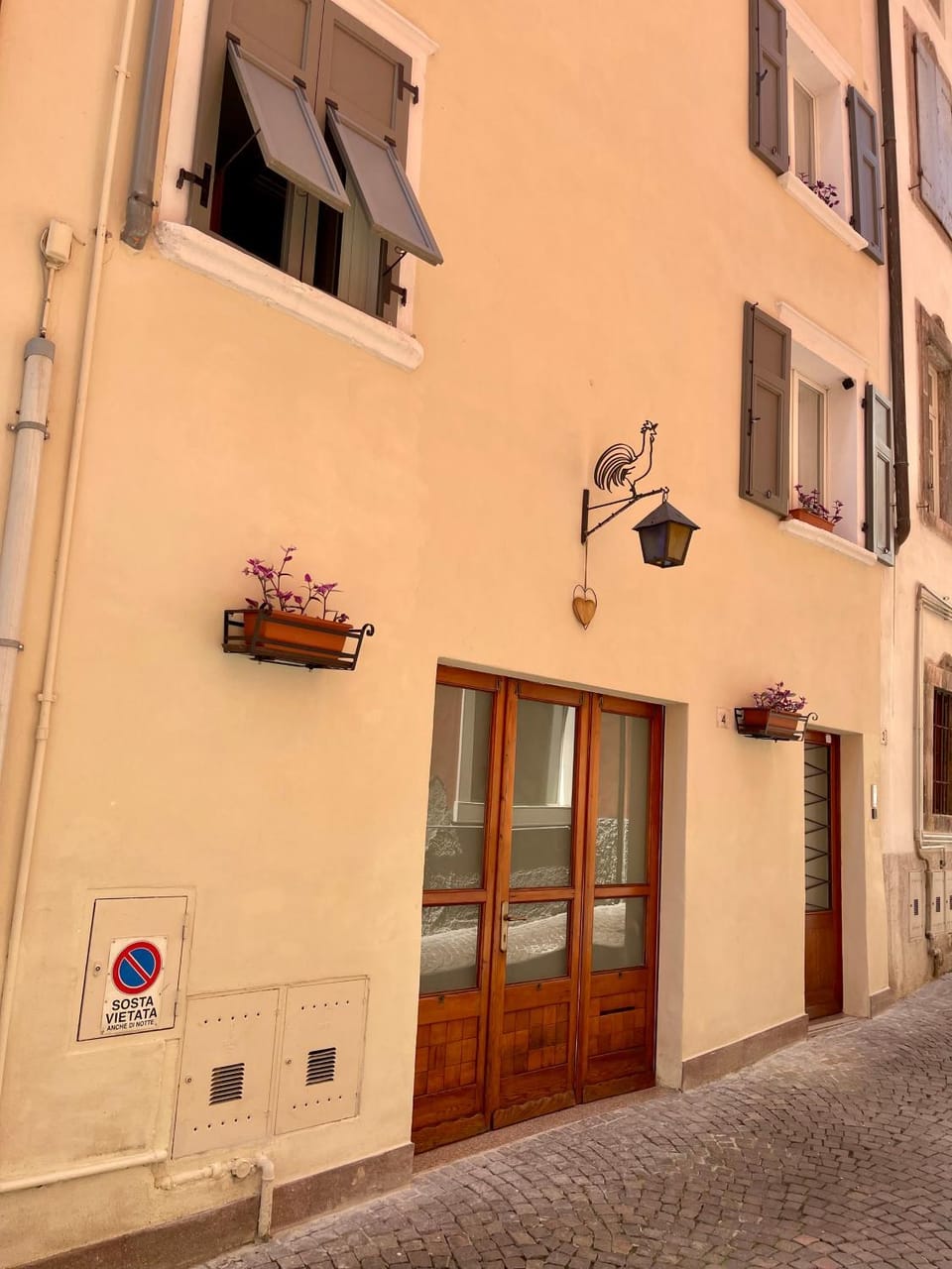 Property building, Facade/entrance