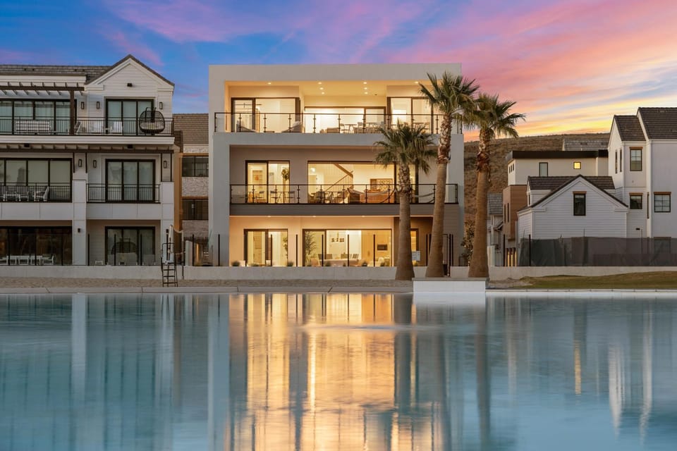 Modern Lagoon home House in St George