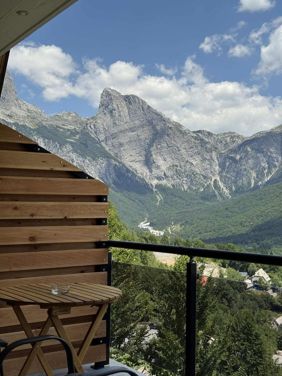 View (from property/room), Balcony/Terrace, Mountain view