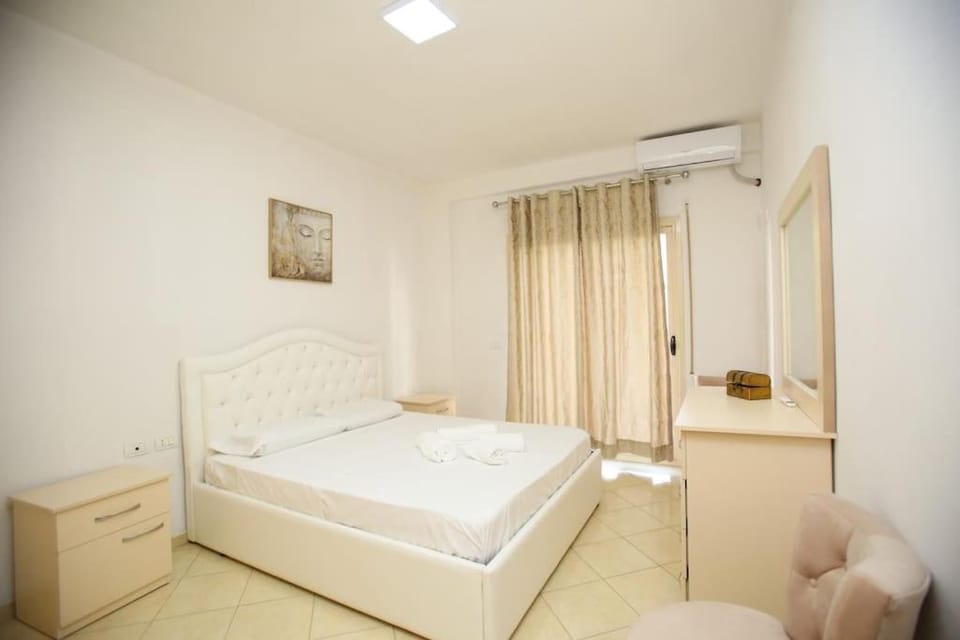 Bed, Photo of the whole room, Bedroom, towels, air conditioner