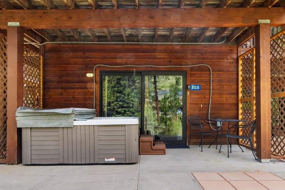 Bugle Pointe B12 by Estes Park Condos Apartment in Estes Park
