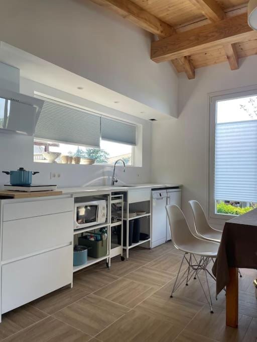 Monte y playa junto al mar House in Basque Country